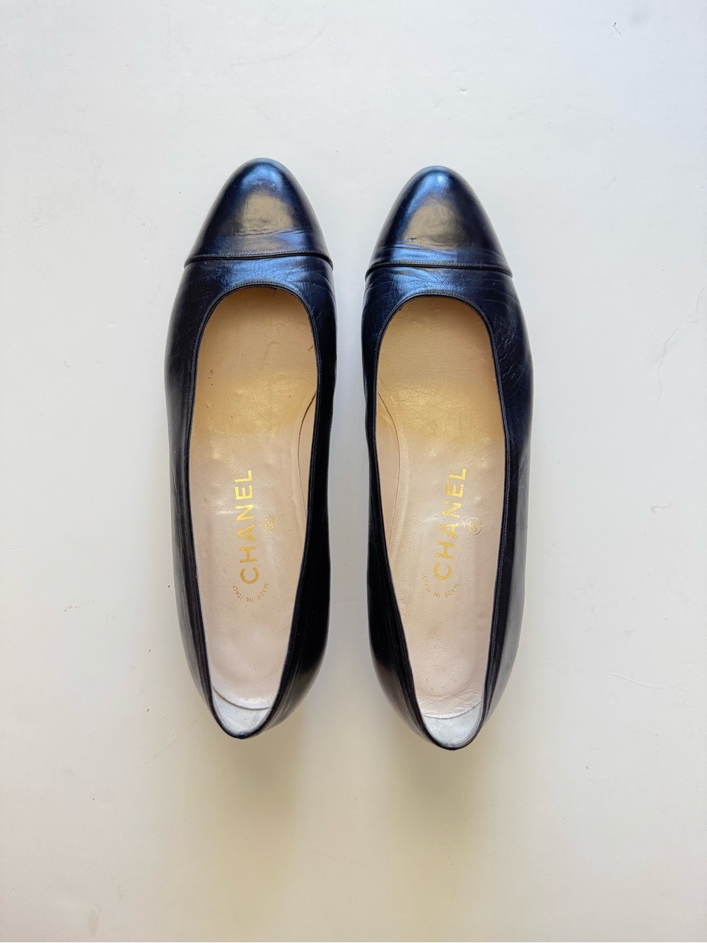 Vintage CHANEL Classic Black Leather Cap Toe Ballet Flats size 8.5